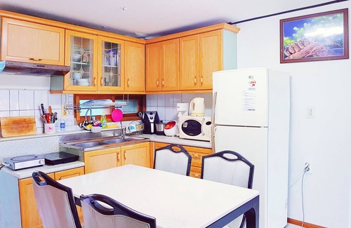 Maenari Apartment | Discover Comfort at Hadonghjkkll - Pet and Child Friendly