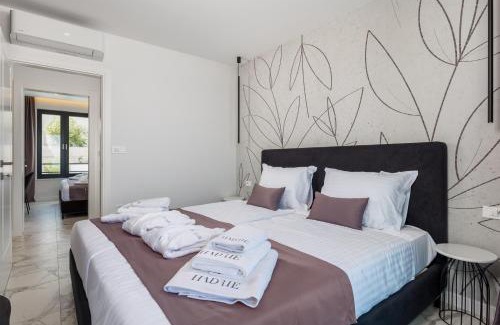 Zidarici Apartment | Experience Hadrie Resort & Villas: Oceanfront Paradise