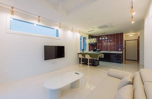 Pohang House | Discover Comfort at Haean-ro 2898 with Breakfast Included