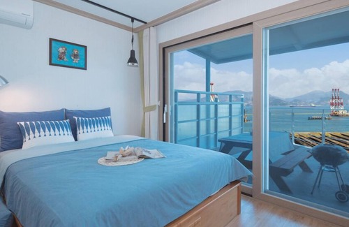 Yeosu House | Family-Friendly Haedeulchae Pension with Kitchen Amenities