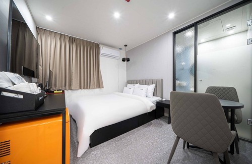 Changwon Hotel | Exceptional Haesung Hotel: Family-Friendly & Accessible Stay