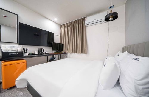 Changwon Hotel | Exceptional Haesung Hotel: Family-Friendly & Accessible Stay