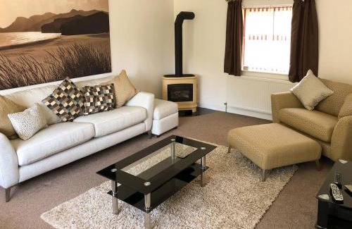 Amroth House | Pet-Friendly Haven at Hafan Dawel - A 5-Star Retreat