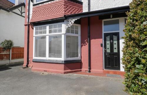 Rhos on Sea Apartment | Discover Hafan Y Mor: Family-Friendly 4-Star Retreat