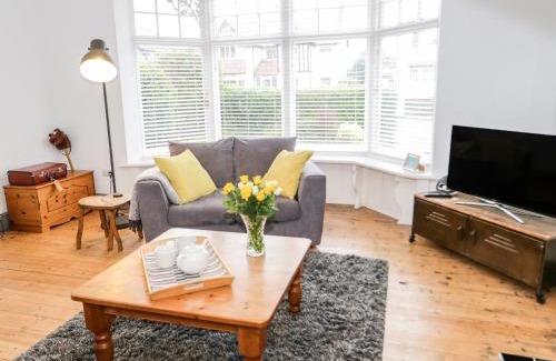 Rhos on Sea Apartment | Discover Hafan Y Mor: Family-Friendly 4-Star Retreat