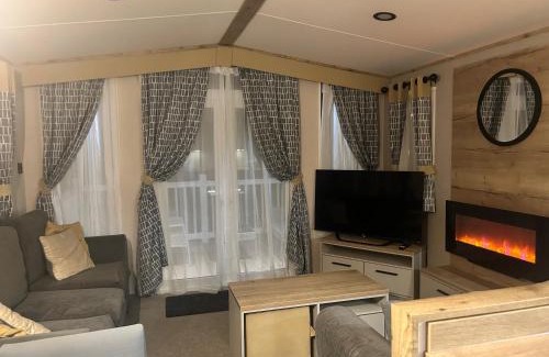 Rhyd-y-clafdy Ski Chalet | Hafan y Mor Park 3-Bed Caravan Sleeps 8 Pets Ok