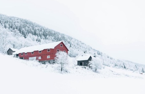 yer House | Idyllic Hafjell Farmhouse: Highly Rated & Child Friendly