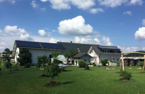 Kisslegg Apartment | Explore Hafners im Allgäu: Pet-Friendly Retreat with Pool