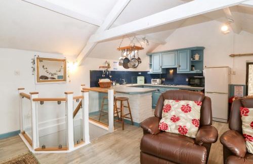 Llanddeiniolen House | Discover Hafod: Pet-Friendly Retreat Rated 9.5/10