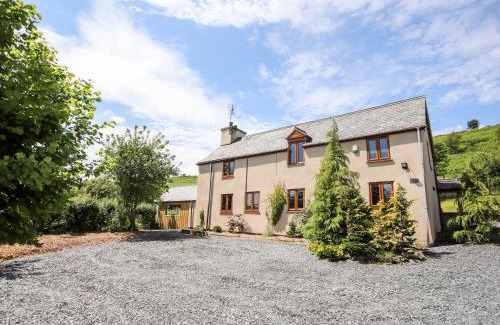 Corwen House | Elegant Hafotty Gelynen: Pet-Friendly Retreat with Pool