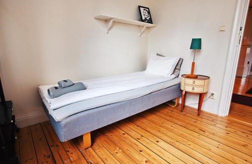 Orebro Bed & Breakfast | Cozy HagbackensGård Bed & Breakfast with Family-Friendly Amenities