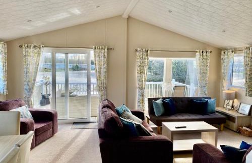 Berwick-upon-Tweed House | Discover Haggerston Lola the Lodge: Pet-Friendly Retreat