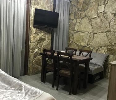 Kaputan Apartment | Perfect Haghartsin Guest House by the River - Family Friendly