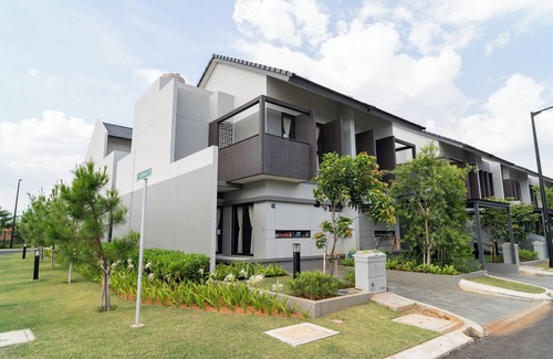 Bandung Villa | Haghi House
