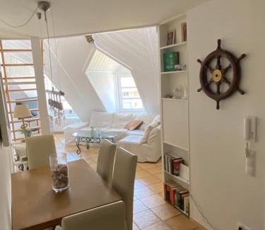 Hagnau Apartment | Relaxing Oceanfront Getaway at Hagnauer-Ferienwohnung