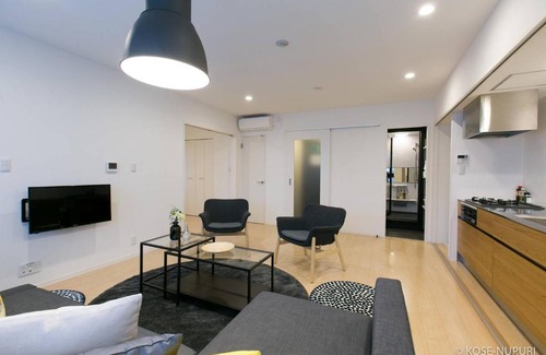 Naka Ward House | Convenient Stay Near Peace Park - 9/10 Guest Rated