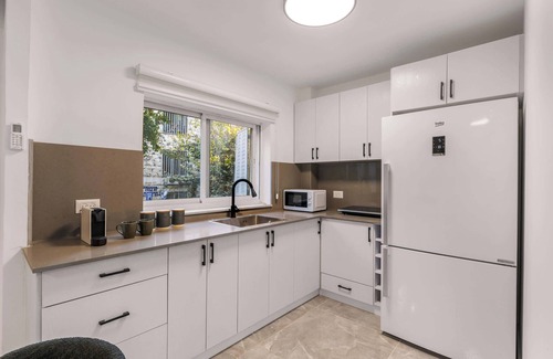 Jerusalem City Centre Apartment | HaHavatselet 19 - Isrentals - Deluxe XL