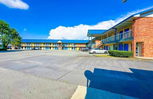 Hahira Hotel | Convenient Hahira Inn By OYO with Pet-Friendly Options