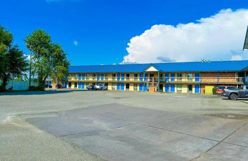 Hahira Hotel | Convenient Hahira Inn By OYO with Pet-Friendly Options