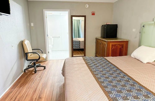 Hahira Hotel | Convenient Hahira Inn By OYO with Family-Friendly Amenities