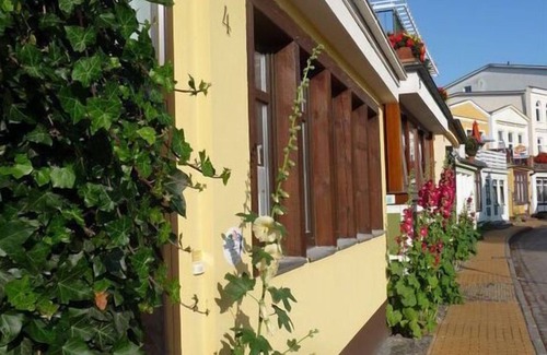 Warnemuende House | Discover Hahns Comfortable Holiday Residence with Family Amenities