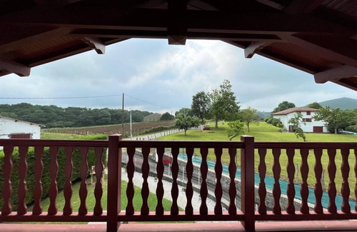 Ayherre House | Family-Friendly Stay at HAIZE-LEKU - AYHERRE with Kitchen