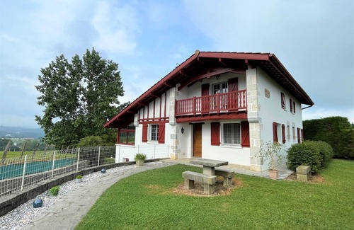 Ayherre House | Family-Friendly Stay at HAIZE-LEKU - AYHERRE with Kitchen