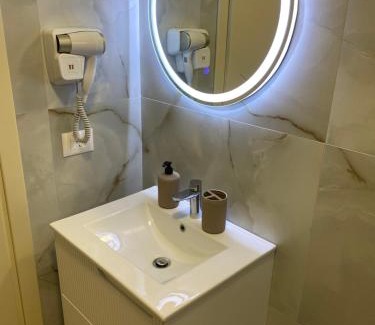 Sarande Apartment | Kid-Friendly Hajdini Apartament with 9.3/10 Guest Rating