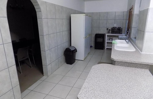 Nelson Mandela Bay House | Cozy Haka Hana B&B: Family-Friendly Farm House Getaway