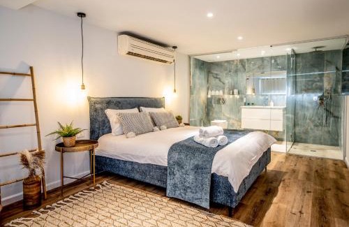 Eilat Apartment | Experience YANZ APARTMENT: 4-Star Stay with Hot Tub Access