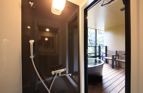 Yumoto House | Discover Hakone Suimeisou: Family-Friendly Retreat with Hot Tub