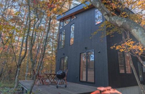 Hokujo Ski Chalet | Elegant Hakuba Arboretum Chalet in Serene Forest Retreat