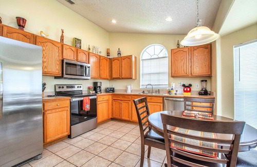 West Kissimmee Villa | Hakuna Ma'Cottage: Private Pool & Family-Friendly Escape