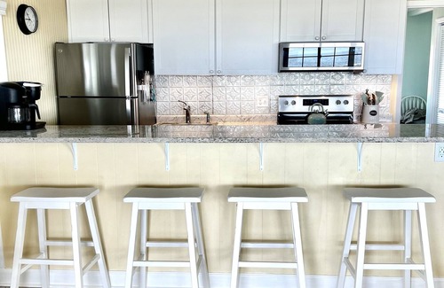 Holden Beach House | Oceanfront "Hakuna Matata" Home with Prime Amenities