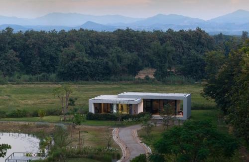 Rong Kwang Villa | Oceanfront Family Retreat at Hakuna Matata Villas Phrae