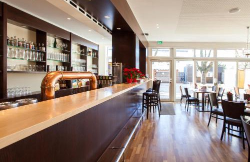 Heppenheim Hotel | Pet-Friendly Retreat at Halber Mond with Family Dining