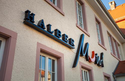 Heppenheim Hotel | Pet-Friendly Retreat at Halber Mond with Family Dining