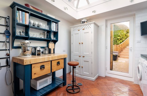 Teignmouth House | Haldon View - Idyllic Country Retreat with Hot Tub & Views