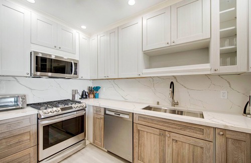 Wailua House Lots Condo | Oceanfront Haven: Hale Awa'puhi 2-BR with Pool & Views
