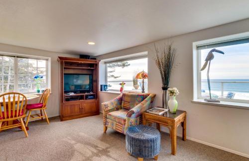 Oceanside Apartment | Family-Friendly Retreat at Hale Kaalawai Unit A - Rated 9/10