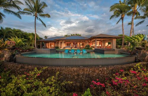Holualoa House | Experience Comfort at Hale Kahikole with Pool & Hot Tub