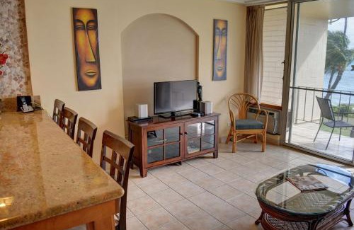 Kihei Apartment | Explore Hale Kai O'Kihei 302 with Oceanfront Views