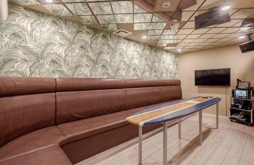 Kotsubo Villa | Experience Maui Villa in Zushi: Hot Tub, Sauna & More!