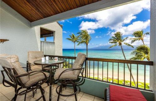 Honokowai Apartment | Oceanfront HALE MAHINA Condo with Pool and Hot Tub