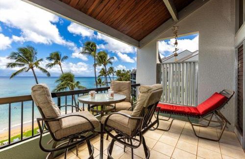 Honokowai Apartment | Oceanfront HALE MAHINA Condo with Pool and Hot Tub
