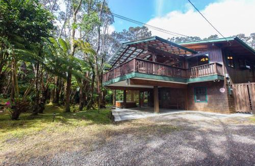 Volcano House | Relaxing Hale Mauna Loa with Shared Hot Tub - 4 Star Stay