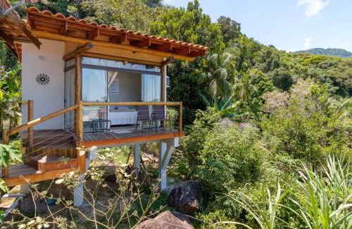 Prumirim House | Pet-Friendly Prumirim Guest House with Pool & Accessibility