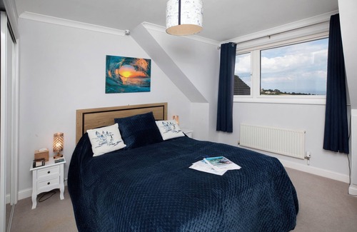 Torquay City Centre House | Discover Halekulani Devon: Guest Rated 10/10 with Pool & Spa