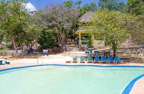 Little Bay Apartment | Relax at Haleys Paradise with Pool and Child-Friendly Fun
