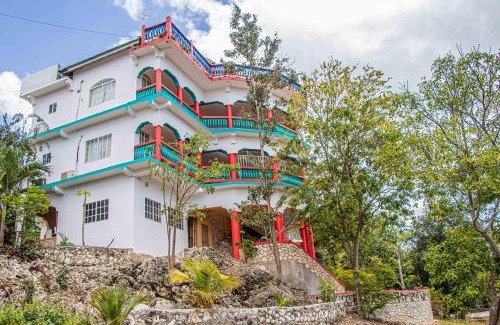 Little Bay Apartment | Relax at Haleys Paradise with Pool and Child-Friendly Fun